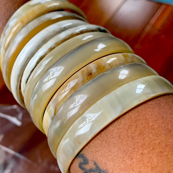 COPY - Set of 5 Natural Horn Bracelets - Picture 1 of 3